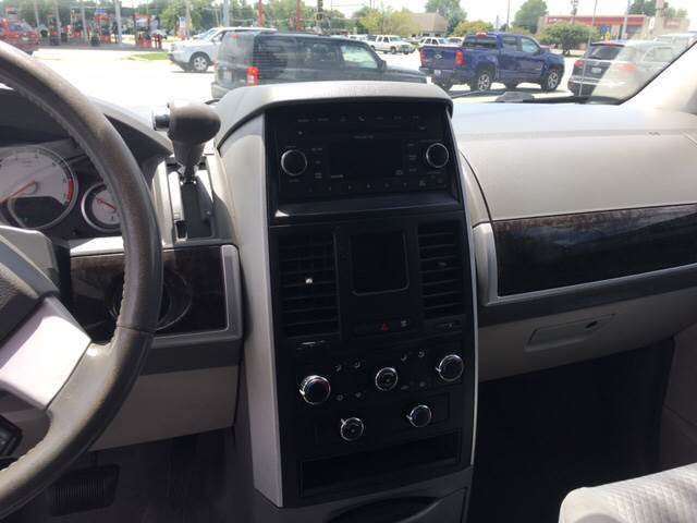 2010 Dodge Grand Caravan SXT 4dr Mini-Van